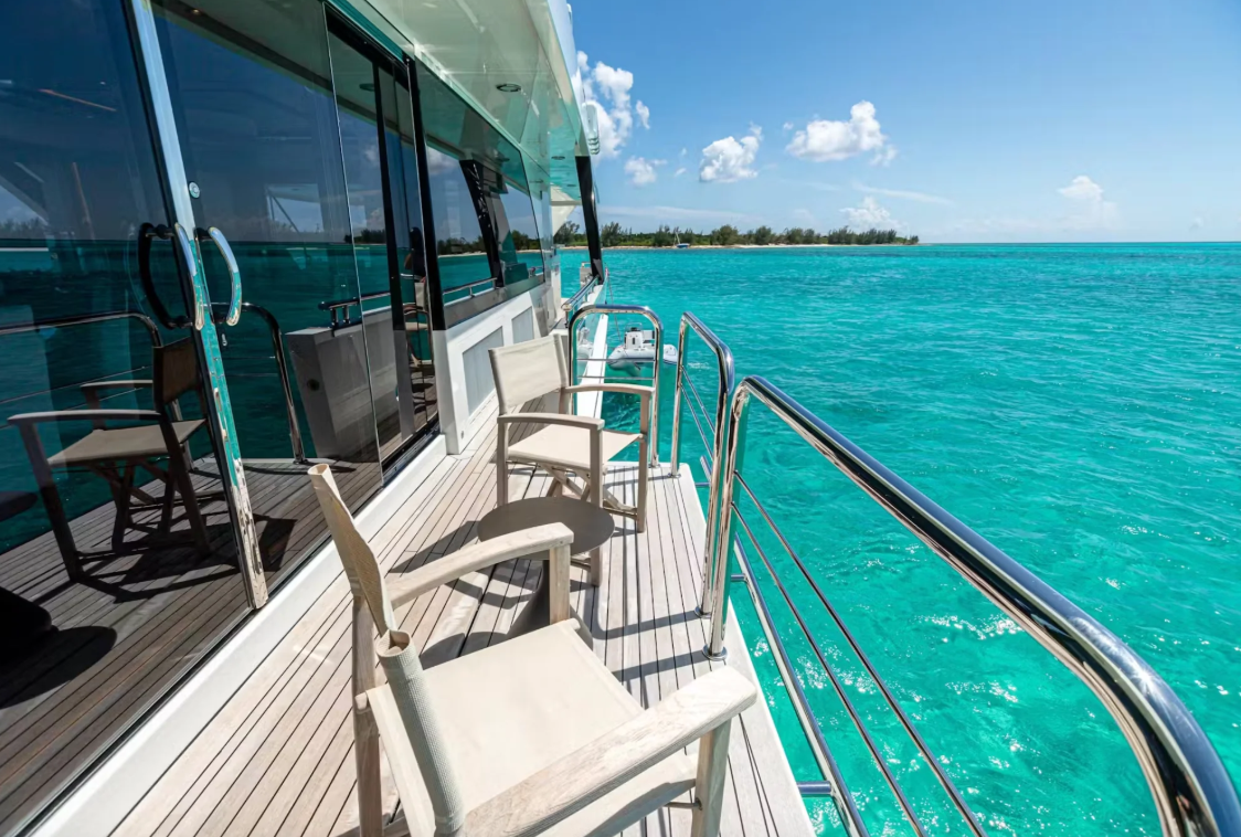 M/Y IC
